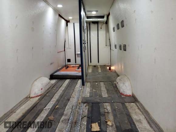 2012 Freightliner Sprinter z VIN WDYPE8CC8C5618781, wystawiony jako Copart lot #51819545 z przebiegiem 419 874 mil mil oraz Tytuł czysty. Historia ofert i sprzedaży dostępna na DreamBid. Obrazek 10.