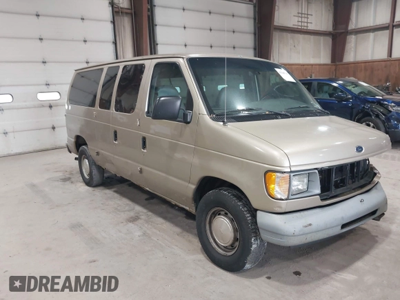 2000 Ford Econoline Passenger XL z VIN 1FMRE1129YHA94046, wystawiony jako IAAI lot #42240740 z przebiegiem 215 936 mil mil oraz . Historia ofert i sprzedaży dostępna na DreamBid. Obrazek 1.
