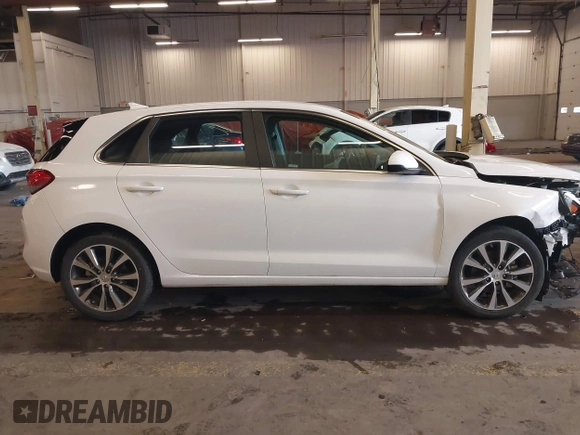 2018 Hyundai Elantra z VIN KMHH35LE0JU029275, wystawiony jako IAAI lot #39288538 z przebiegiem 17 937 mil mil oraz . Historia ofert i sprzedaży dostępna na DreamBid. Obrazek 14.