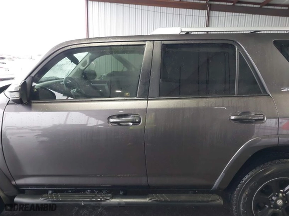 2018 Toyota 4Runner SR5 with VIN JTEZU5JR8J5170306, listed as a IAAI auction lot 41554154 with 63,030 mi miles. Bid and sale history available at carsss.com. Image 15.