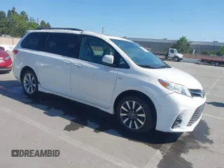 2019 Toyota Sienna XLE with VIN 5TDDZ3DC1KS224861, listed as a IAAI auction lot 42093799 with 68,651 mi miles. Bid and sale history available at carsss.com. Image 1.