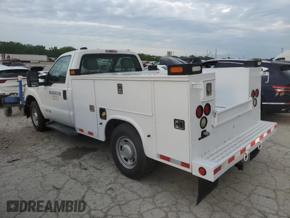 2011 Ford F-250 XL z VIN 1FDBF2A67BEC47393, wystawiony jako Copart lot #55200095 z przebiegiem 65 588 mil mil oraz Szkoda całkowita • Salvage title. Historia ofert i sprzedaży dostępna na DreamBid. Obrazek 2.