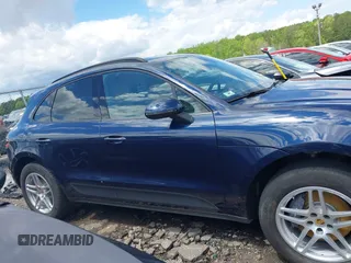 2018 Porsche Macan with VIN WP1AA2A57JLB02790, listed as a IAAI auction lot 42001685 with 59,313 mi miles. Bid and sale history available at carsss.com. Image 14.