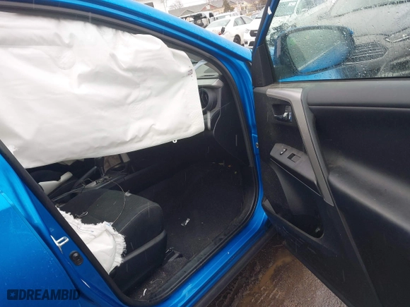 2017 Toyota RAV4 XLE with VIN 2T3RFREV2HW693031, listed as a IAAI auction lot 41671812 with 82,190 mi miles. Bid and sale history available at carsss.com. Image 5.