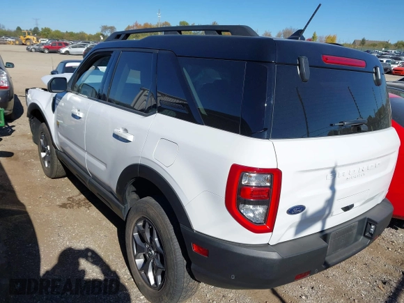 2023 Ford Bronco Sport Badlands z VIN 3FMCR9D93PRD33699, wystawiony jako IAAI lot #40632148 z przebiegiem 21 363 mil mil oraz . Historia ofert i sprzedaży dostępna na DreamBid. Obrazek 3.