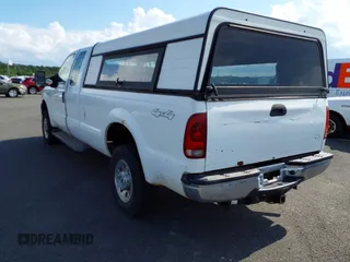 2006 Ford F-250 XL z VIN 1FTSX21526EC48594, wystawiony jako IAAI lot #42678050 z przebiegiem 45 547 mil mil oraz . Historia ofert i sprzedaży dostępna na DreamBid. Obrazek 3.
