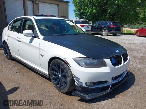 2011 BMW 3 Series 328i with VIN WBAPH7G51BNM55914, listed as a IAAI auction lot 41948442 with 130,732 mi miles. Bid and sale history available at carsss.com. Image 1.