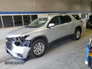 2018 Chevrolet Traverse LT Cloth z VIN 1GNERGKW1JJ260898, wystawiony jako Copart lot #55970685 z przebiegiem 127 652 mil mil oraz Szkoda całkowita • Salvage title. Historia ofert i sprzedaży dostępna na DreamBid. Obrazek 1.