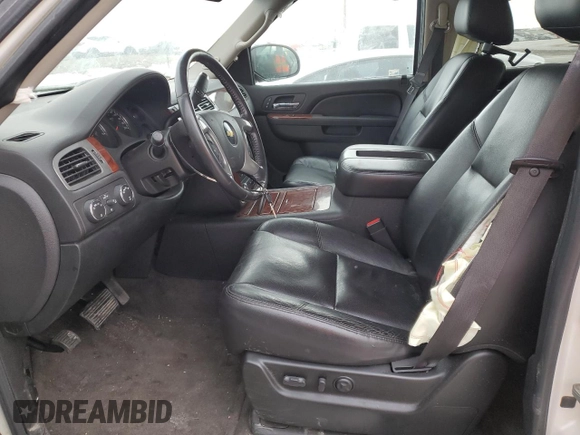 2010 Chevrolet Avalanche with VIN 3GNVKGE24AG273420, listed as a Copart auction lot 86592044 with 173,596 mi miles and Non Repairable. Bid and sale history available at DreamBid. Image 7.