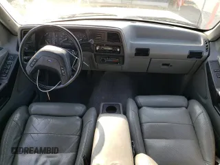 1992 Ford Explorer Eddie Bauer z VIN 1FMDU34X5NUA51391, wystawiony jako Copart lot #42407255 z przebiegiem 545 824 mil mil oraz Szkoda całkowita • Salvage title. Historia ofert i sprzedaży dostępna na DreamBid. Obrazek 8.