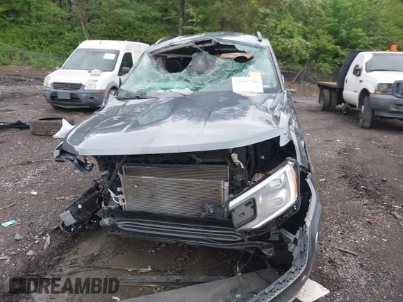 2024 Volkswagen Atlas SE with VIN 1V2WR2CA2RC536071, listed as a IAAI auction lot 42087700 with 38,879 mi miles and . Bid and sale history available at DreamBid. Image 11.
