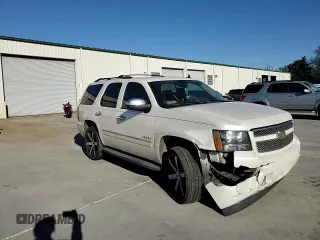 2010 Chevrolet Tahoe LTZ z VIN 1GNUCCE07AR209260, wystawiony jako Copart lot #89084135 z przebiegiem 286 975 mil mil oraz Szkoda całkowita • Salvage title. Historia ofert i sprzedaży dostępna na DreamBid. Obrazek 11.