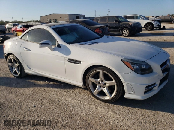 2015 Mercedes-Benz SLK-Class SLK 350 with VIN WDDPK5HA6FF099602, listed as a Copart auction lot 76777564 with 37,842 mi miles and Salvage Title. Bid and sale history available at carsss.com. Image 4.