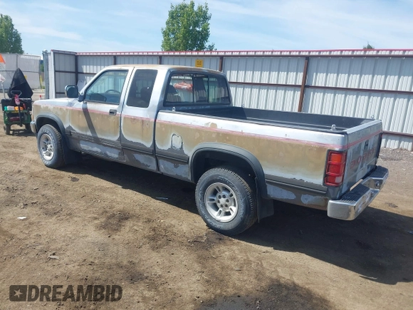 1992 Dodge Dakota with VIN 1B7GG23X9NS683519, listed as a IAAI auction lot 42217984 with 178,152 mi miles and . Bid and sale history available at DreamBid. Image 3.