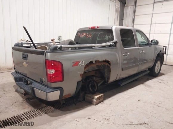 2008 Chevrolet Silverado 1500 LTZ with VIN 3GCEK13318G298836, listed as a IAAI auction lot 41183164 with 157,940 mi miles. Bid and sale history available at carsss.com. Image 4.