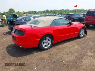 2014 Ford Mustang V6 z VIN 1ZVBP8EM4E5201342, wystawiony jako IAAI lot #42377801 z przebiegiem 99 600 mil mil oraz . Historia ofert i sprzedaży dostępna na DreamBid. Obrazek 4.