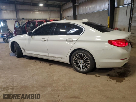 2019 BMW 5 Series 530i xDrive with VIN WBAJA7C57KWW32394, listed as a Copart auction lot 51223825 with 62,148 mi miles and Salvage title. Bid and sale history available at DreamBid. Image 2.
