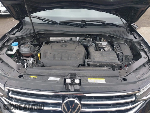 2024 Volkswagen Tiguan SE with VIN 3VVMB7AX7RM042855, listed as a IAAI auction lot 42223748 with 14,077 mi miles and . Bid and sale history available at DreamBid. Image 10.