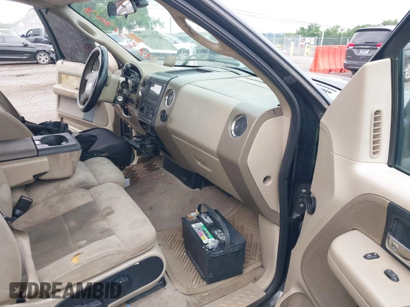2004 Ford F-150 STX with VIN 1FTRX02W14KC74015, listed as a IAAI auction lot 42337903 with 355,166 mi miles and . Bid and sale history available at DreamBid. Image 5.