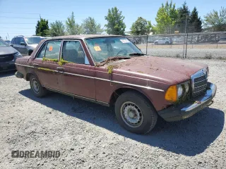 1982 Mercedes-Benz 300 D с VIN WDBAB33A0CB004853, выставлен на аукционе Copart как лот 60577005 с пробегом 337 870 миль миль и Чистый • Clean title. История ставок и продаж доступна на DreamBid. Изображение 4.