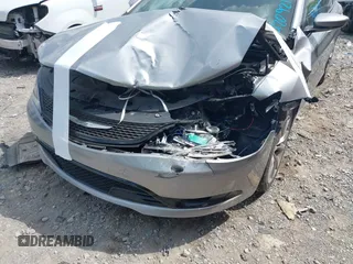 2015 Chrysler 200 S z VIN 1C3CCCBB5FN591009, wystawiony jako IAAI lot #42092195 z przebiegiem 75 943 mil mil oraz . Historia ofert i sprzedaży dostępna na DreamBid. Obrazek 6.