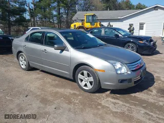2008 Ford Fusion SE with VIN 3FAHP07188R115136, listed as a IAAI auction lot 41930455 with 85,085 mi miles. Bid and sale history available at carsss.com. Image 1.