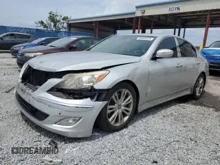 2013 Hyundai Genesis 3.8L z VIN KMHGC4DD2DU220955, wystawiony jako Copart lot #55835525 z przebiegiem 194 165 mil mil oraz Szkoda całkowita • Salvage title. Historia ofert i sprzedaży dostępna na DreamBid. Obrazek 1.