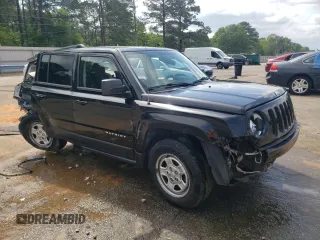 2014 Jeep Patriot Altitude z VIN 1C4NJPBA3ED729546, wystawiony jako Copart lot #52505015 z przebiegiem 202 650 mil mil oraz Szkoda całkowita • Salvage title. Historia ofert i sprzedaży dostępna na DreamBid. Obrazek 4.