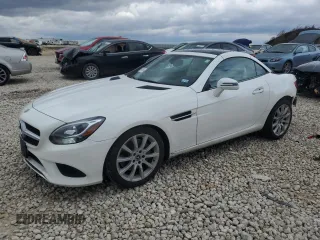 2018 Mercedes-Benz SLC 300 z VIN WDDPK3JA9JF147116, wystawiony jako Copart lot #85911764 z przebiegiem 107 422 mil mil oraz Szkoda całkowita • Salvage title. Historia ofert i sprzedaży dostępna na DreamBid. Obrazek 1.