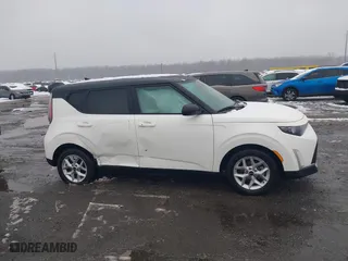 2024 Kia Soul LX with VIN KNDJ23AU4R7228976, listed as a IAAI auction lot 41568910 with 8,967 mi miles. Bid and sale history available at carsss.com. Image 13.