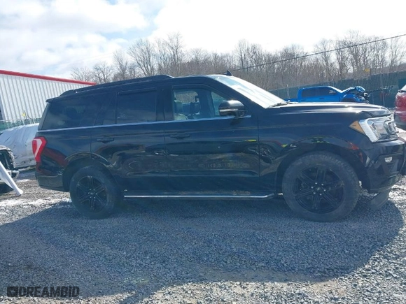 2020 Ford Expedition XLT with VIN 1FMJU1JT5LEA93690, listed as a IAAI auction lot 41592025 with 68,595 mi miles. Bid and sale history available at carsss.com. Image 13.