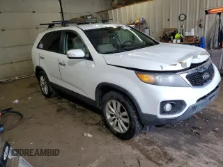 2011 Kia Sorento EX z VIN 5XYKU4A27BG136191, wystawiony jako Copart lot #52979995 z przebiegiem 209 280 mil mil oraz Szkoda całkowita • Salvage title. Historia ofert i sprzedaży dostępna na DreamBid. Obrazek 4.