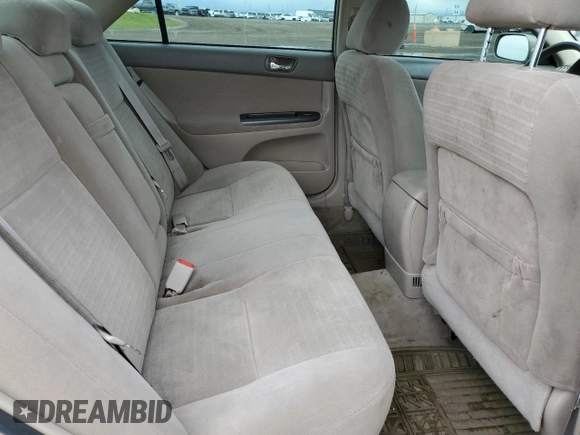2005 Toyota Camry STD z VIN 4T1BE32K55U505585, wystawiony jako Copart lot #56913705 z przebiegiem 361 943 mil mil oraz Czysty tytuł • Clean title. Historia ofert i sprzedaży dostępna na DreamBid. Obrazek 10.