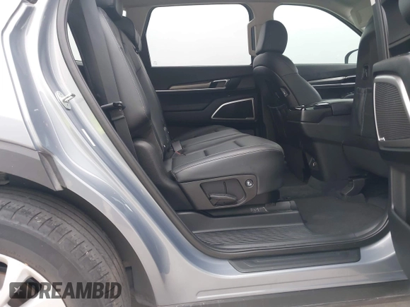 2022 Kia Telluride LX z VIN 5XYP2DHC5NG209265, wystawiony jako IAAI lot #42376957 z przebiegiem 51 615 mil mil oraz . Historia ofert i sprzedaży dostępna na DreamBid. Obrazek 8.