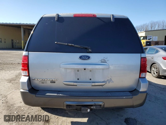 2004 Ford Expedition XLT with VIN 1FMFU16W24LA90624, listed as a Copart auction lot 52452175 with 215,224 mi miles and Clean title. Bid and sale history available at DreamBid. Image 6.