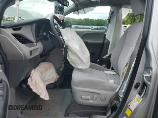 2020 Toyota Sienna LE Auto Access Seat с VIN 5TDKZ3DC8LS068472, выставлен на аукционе Copart как лот 58287195 с пробегом Не указан миль и Списание • Salvage title. История ставок и продаж доступна на DreamBid. Изображение 7.