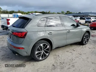 2022 Audi SQ5 Prestige with VIN WA1C4AFY7N2042403, listed as a Copart auction lot 76625154 with 48,871 mi miles and Salvage Title. Bid and sale history available at carsss.com. Image 3.