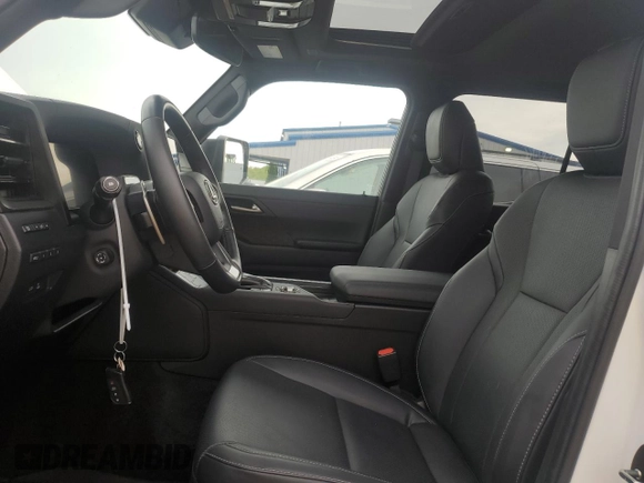 2024 Lexus GX 550 Premium z VIN JTJTBCDX4R5000418, wystawiony jako Copart lot #57461315 z przebiegiem 13 744 mil mil oraz Szkoda całkowita • Salvage title. Historia ofert i sprzedaży dostępna na DreamBid. Obrazek 7.