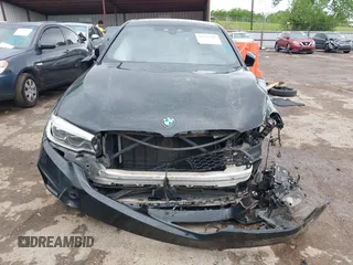 2019 BMW 5 Series M550i xDrive z VIN WBAJB9C53KB464754, wystawiony jako IAAI lot #42116407 z przebiegiem 156 418 mil mil oraz . Historia ofert i sprzedaży dostępna na DreamBid. Obrazek 11.