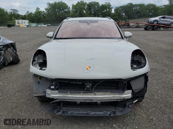 2023 Porsche Macan GTS z VIN WP1AF2A50PLB56233, wystawiony jako Copart lot #61933415 z przebiegiem 16 184 mil mil oraz Szkoda całkowita • Salvage title. Historia ofert i sprzedaży dostępna na DreamBid. Obrazek 5.