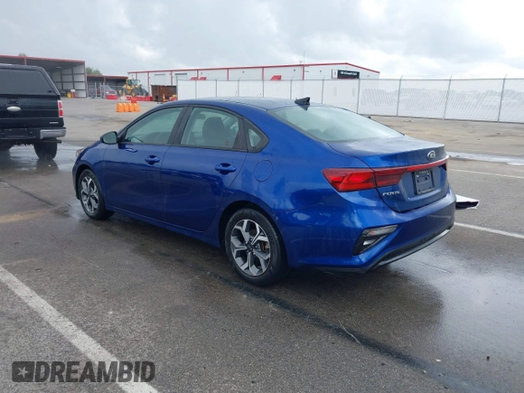 2020 Kia Forte LXS z VIN 3KPF24AD8LE222536, wystawiony jako IAAI lot #42259218 z przebiegiem 50 356 mil mil oraz . Historia ofert i sprzedaży dostępna na DreamBid. Obrazek 3.