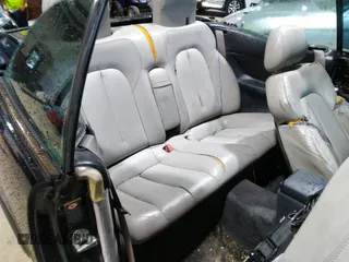2000 Mercedes-Benz CLK 320/430 z VIN WDBLK65G5YT031236, wystawiony jako IAAI lot #41972975 z przebiegiem 144 665 mil mil oraz . Historia ofert i sprzedaży dostępna na DreamBid. Obrazek 8.