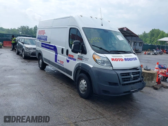 2018 Ram ProMaster Cargo z VIN 3C6TRVDG0JE144400, wystawiony jako IAAI lot #42287423 z przebiegiem 124 891 mil mil oraz . Historia ofert i sprzedaży dostępna na DreamBid. Obrazek 1.
