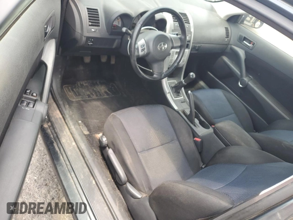 2006 Scion tC z VIN JTKDE177X60123771, wystawiony jako Copart lot #59763245 z przebiegiem 231 959 mil mil oraz Szkoda całkowita • Salvage title. Historia ofert i sprzedaży dostępna na DreamBid. Obrazek 8.