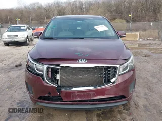2017 Kia Sedona LX with VIN KNDMB5C12H6236364, listed as a IAAI auction lot 41924391 with 100,546 mi miles. Bid and sale history available at carsss.com. Image 12.