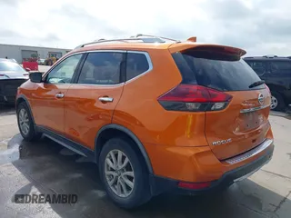 2020 Nissan Rogue SV z VIN JN8AT2MT0LW010383, wystawiony jako IAAI lot #42357191 z przebiegiem 156 116 mil mil oraz . Historia ofert i sprzedaży dostępna na DreamBid. Obrazek 3.