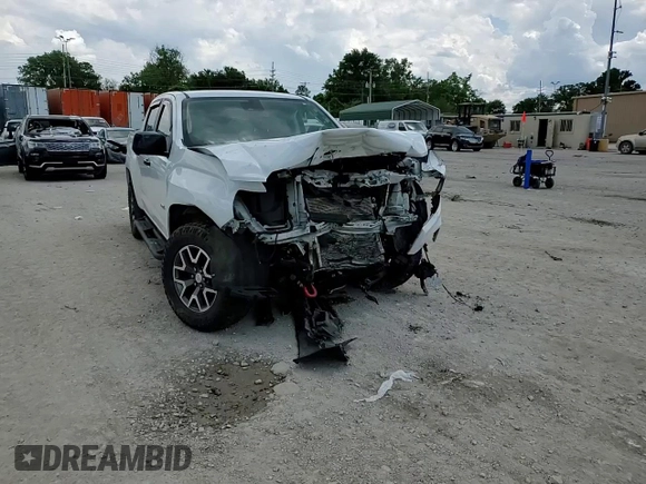 2021 GMC Canyon 4WD AT4 z VIN 1GTG6FEN9M1147406, wystawiony jako Copart lot #55454634 z przebiegiem 82 898 mil mil oraz Szkody całkowita. Historia ofert i sprzedaży dostępna na DreamBid. Obrazek 11.