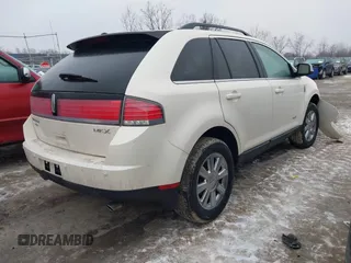 2008 Lincoln MKX with VIN 2LMDU68C28BJ17144, listed as a IAAI auction lot 41532813 with 118,135 mi miles. Bid and sale history available at carsss.com. Image 4.