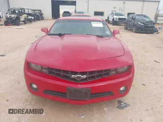 2013 Chevrolet Camaro LT z VIN 2G1FB1E32D9199408, wystawiony jako IAAI lot #42140199 z przebiegiem 204 629 mil mil oraz . Historia ofert i sprzedaży dostępna na DreamBid. Obrazek 12.