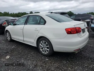 2013 Volkswagen Jetta SE with VIN 3VWDP7AJ8DM277587, listed as a Copart auction lot 58093815 with 136,608 mi miles and Salvage title. Bid and sale history available at DreamBid. Image 2.